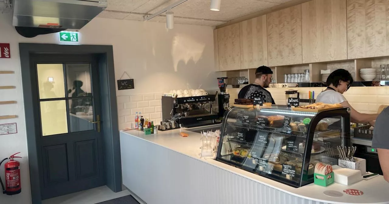 Erstes Gebärdensprachencafé in Linz: Mit Kapuze zum Cappuccino