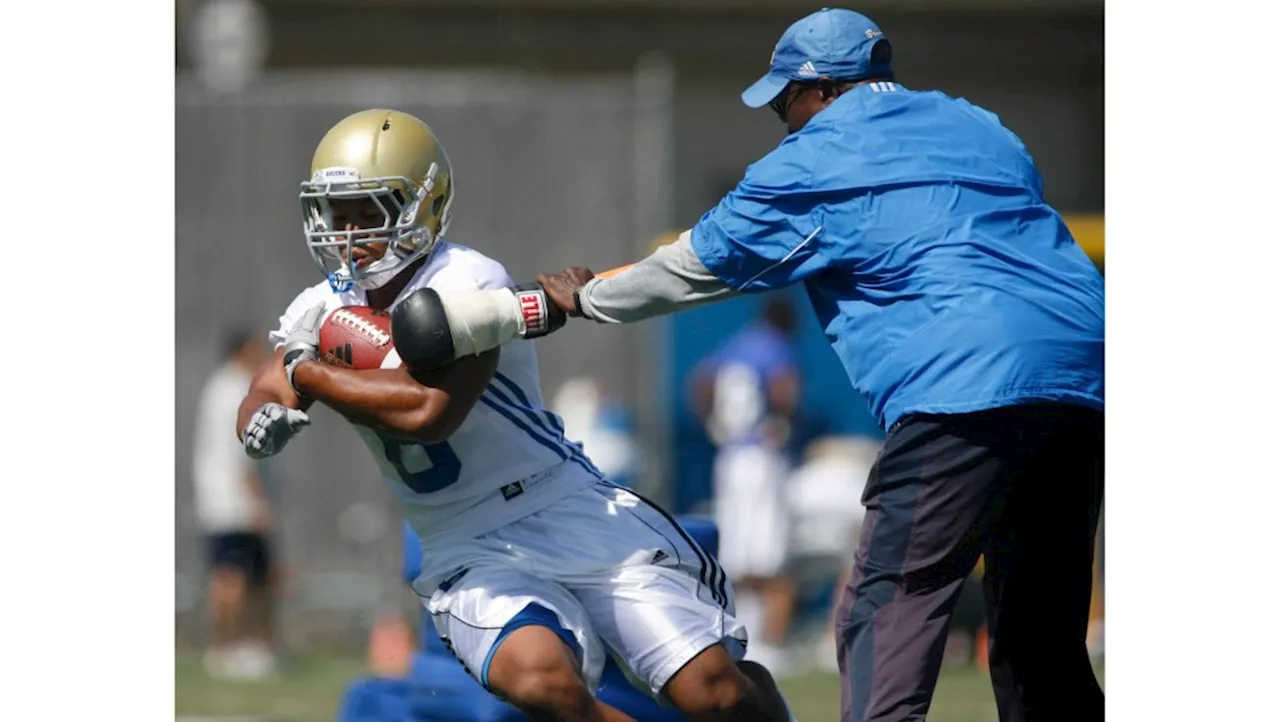 Former UCLA, USC running backs coach Wayne Moses dies