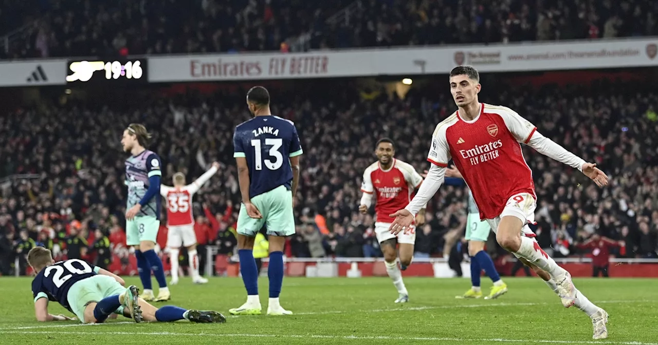 Arsenal derrotó a Brentford y sigue al liderato de Premier