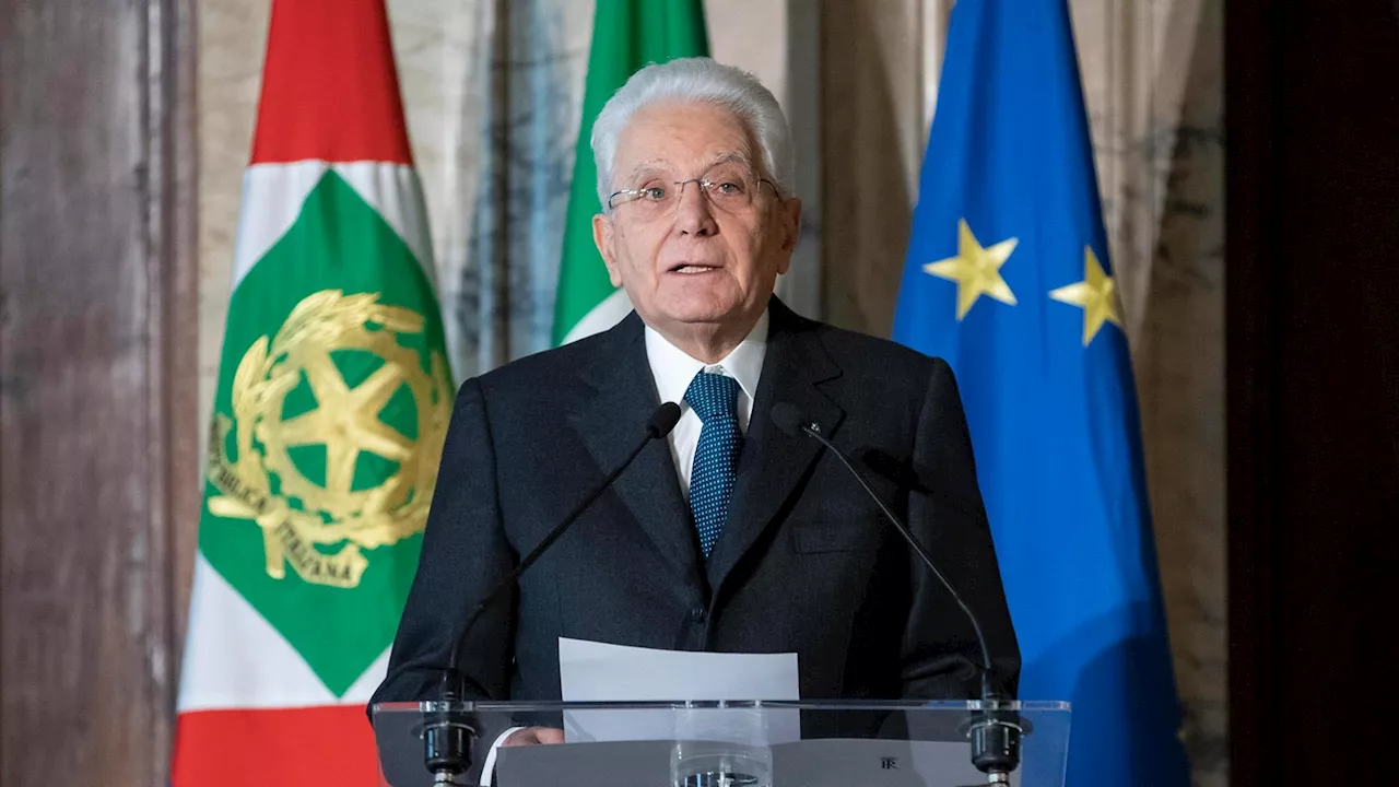 Mattarella: “Per le donne sempre più esami e fatiche rispetto a un uomo tra pregiudizi e stereotipi”. E ricor…