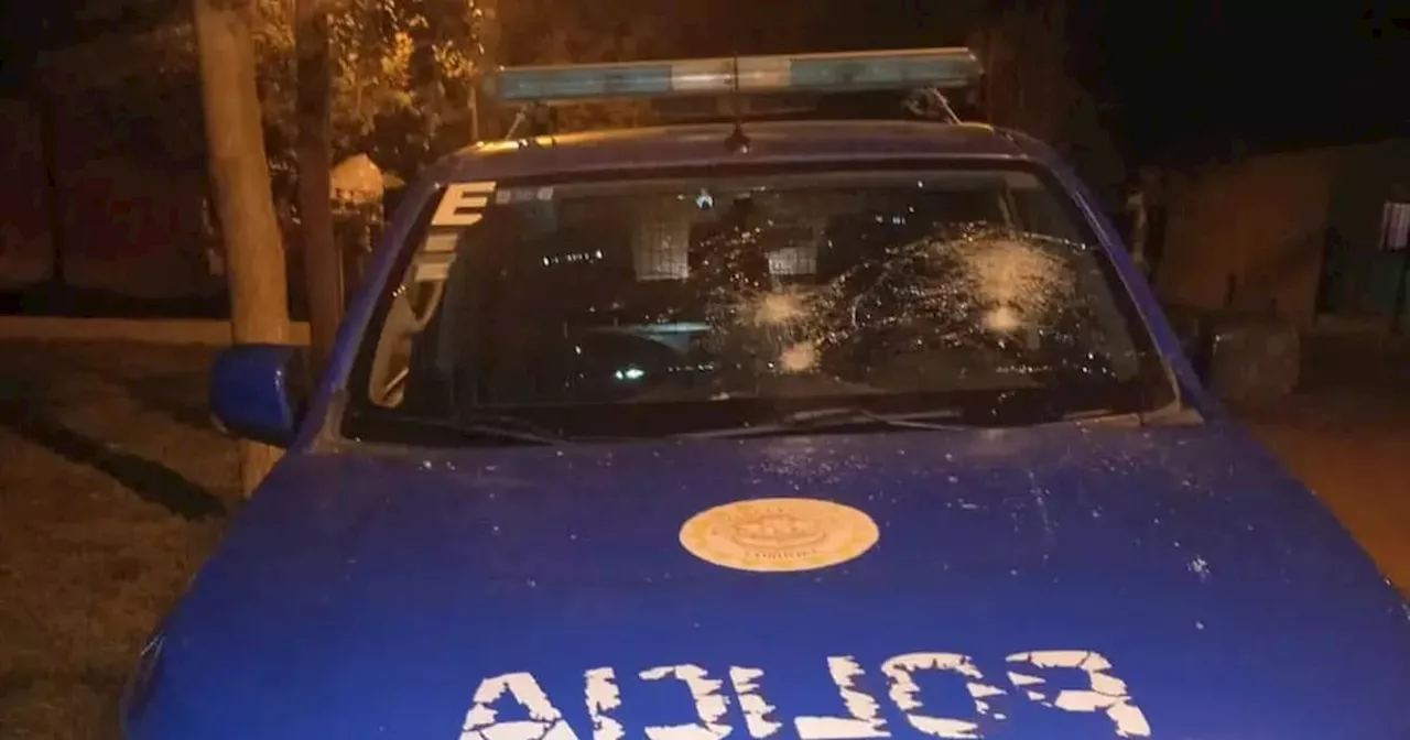 Córdoba: sancionaron al policía que se defendió a los tiros de un grupo de vecinos