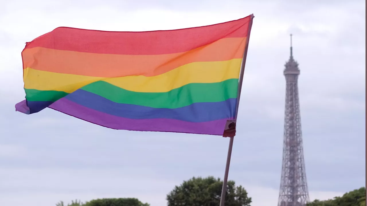 Personnes condamnées pour homosexualité : pourquoi la loi de réparation ne satisfait pas tous les militants