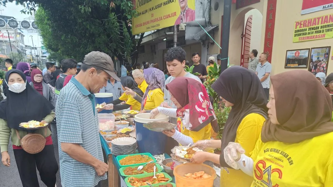 Harga Beras Mahal, Warga Cianjur Senang Dapat Nasi Kuning Seharga Rp 3.000