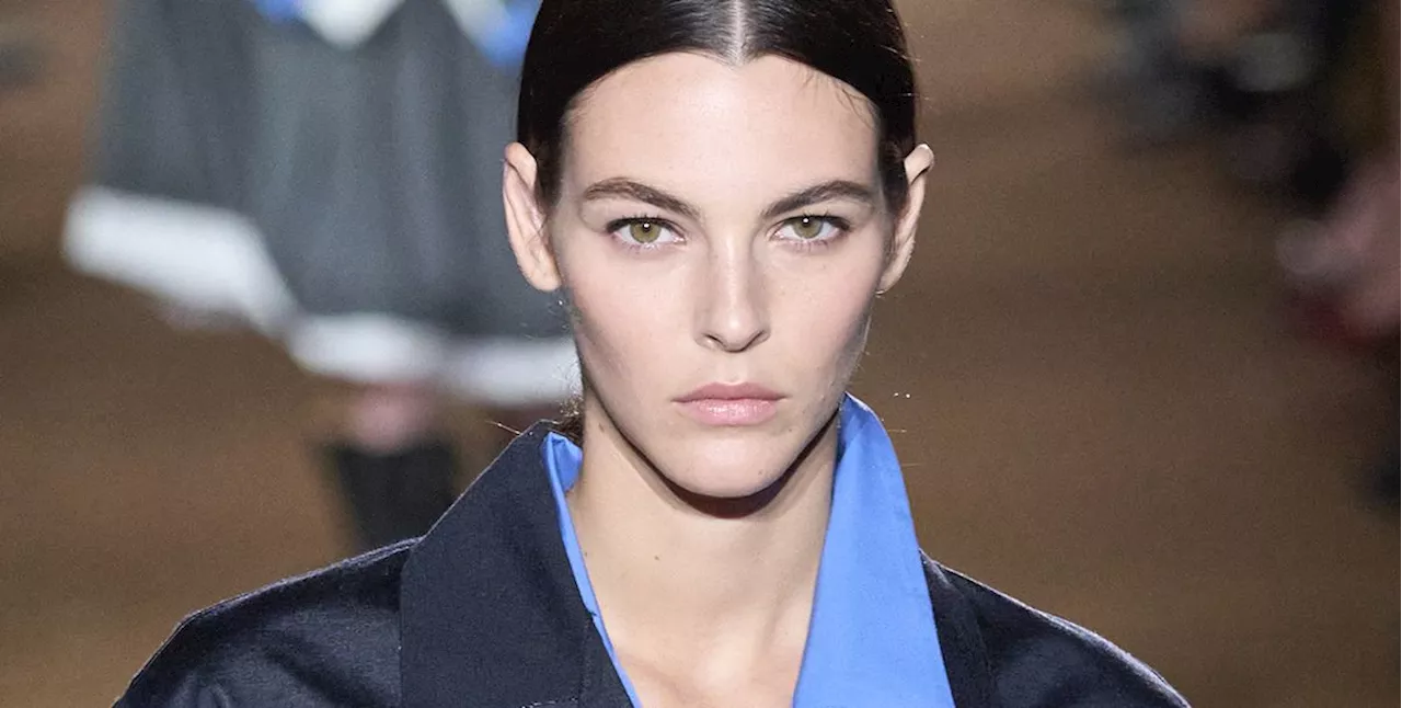 Coda bassa e soft makeup, il beauty look Miu Miu Autunno Inverno 2024/2025