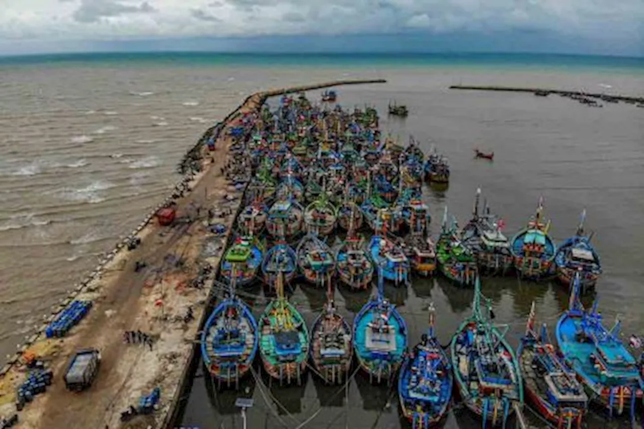 Nelayan Pantura Terdampak Cuaca Buruk