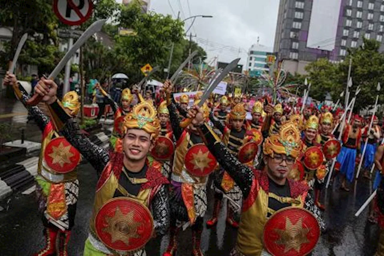 Tradisi Kirab Dugderan Sambut Ramadan di Semarang