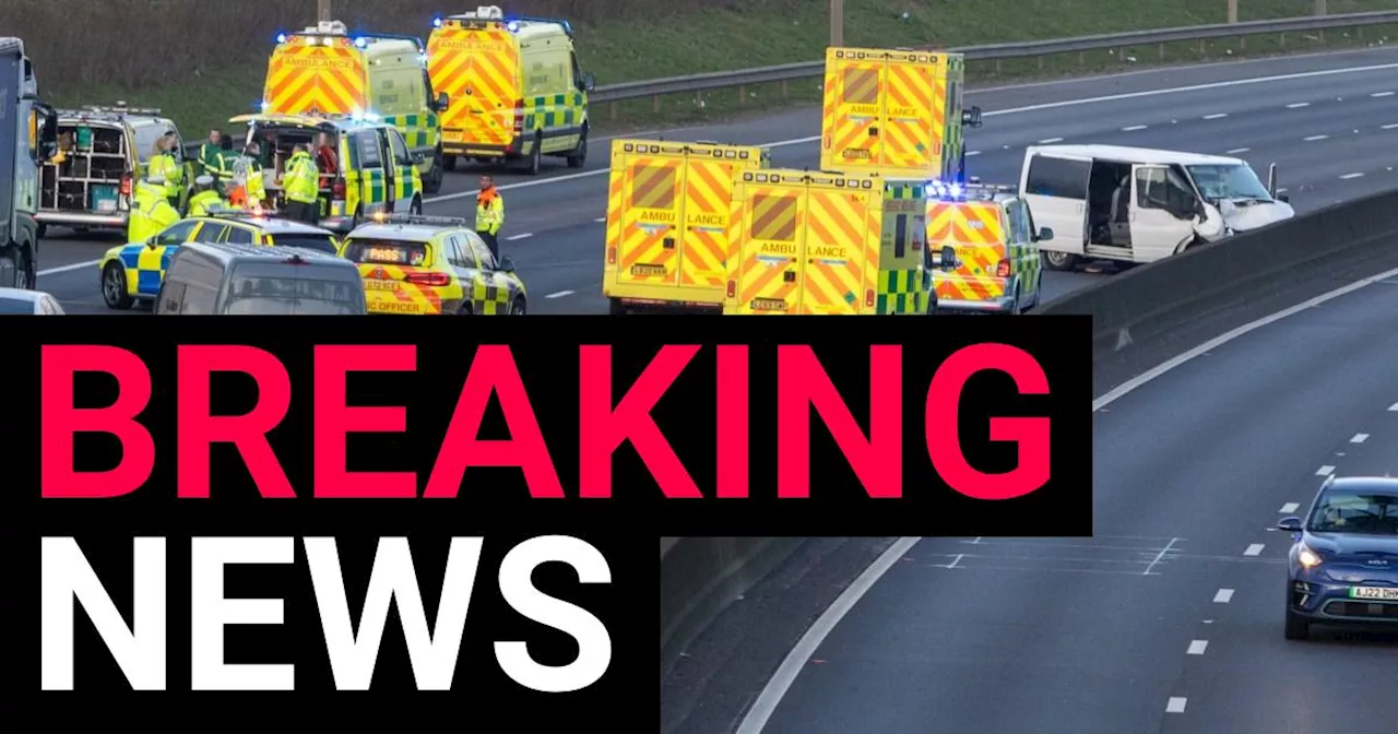 Major crash on M25 today between junction 21 and 22