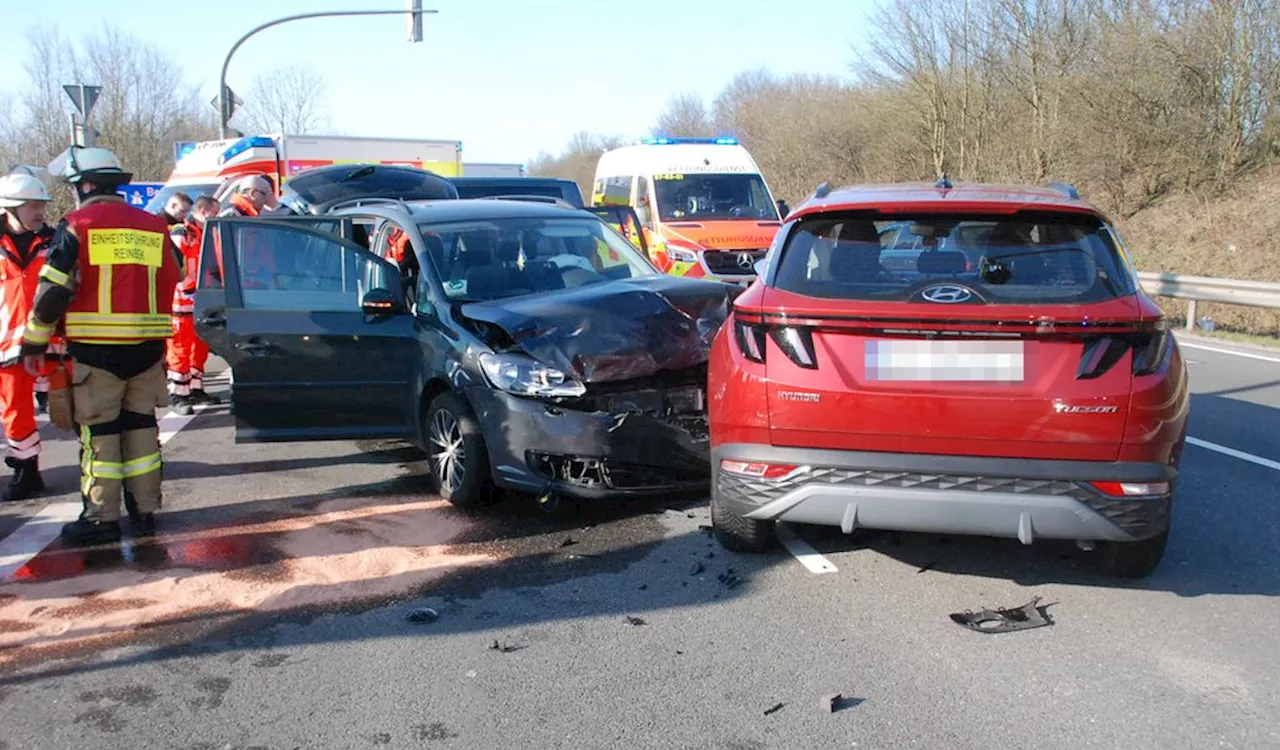 Unfall nahe Hamburg: Zwei Fahrzeuge krachen ineinander