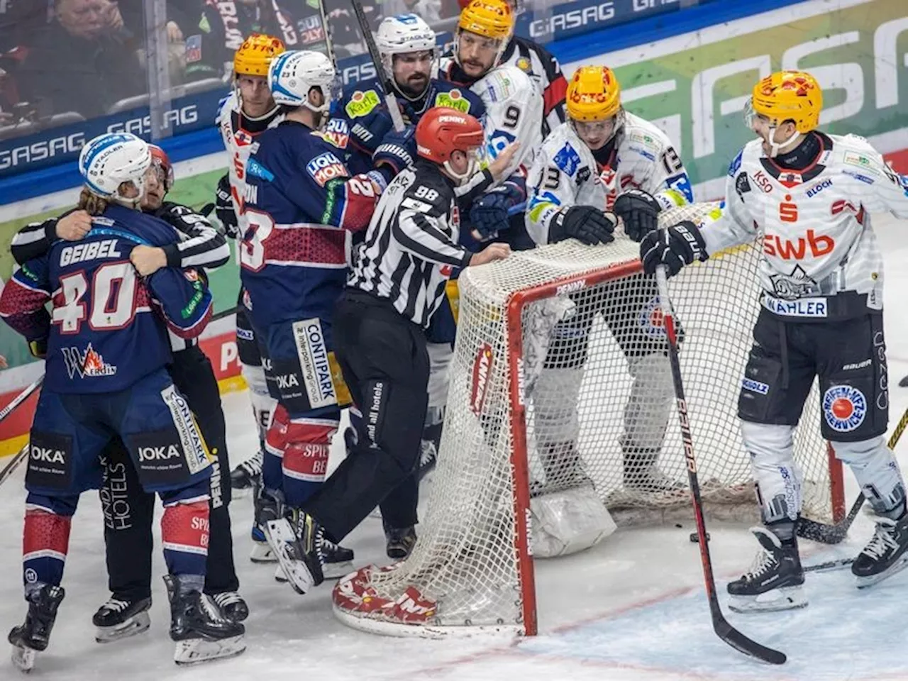 Eisbären Berlin gehen als Zweiter in das Play-off