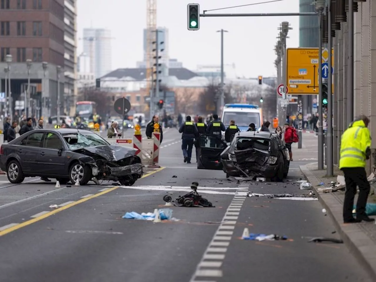 Schwerer Unfall in Berlin - 41-jährige Mutter gestorben