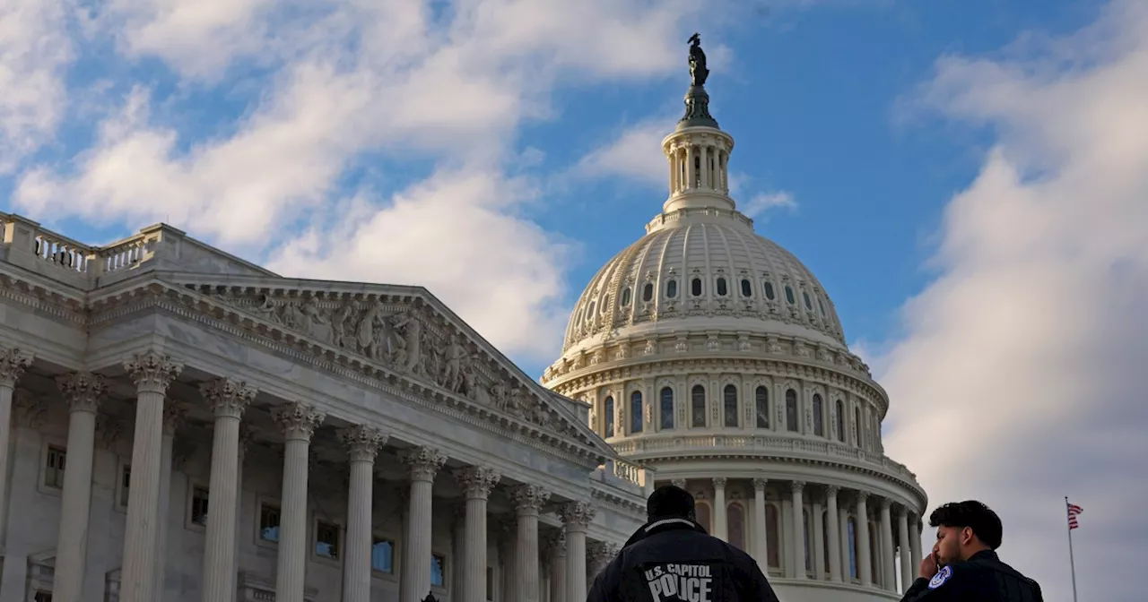 Capitol Police arrest man trying to enter the building with a hammer