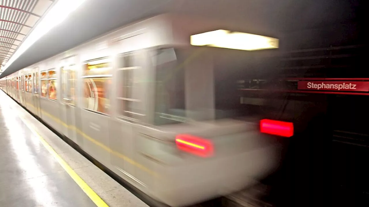 Bub geriet in Wien mit Fuß zwischen U-Bahn und Bahnsteig