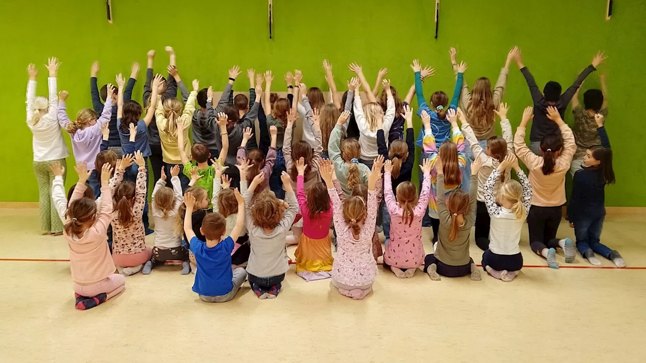 Musical-Kids stehen mit „Nachts am Bauernhof“ auf der Bühne