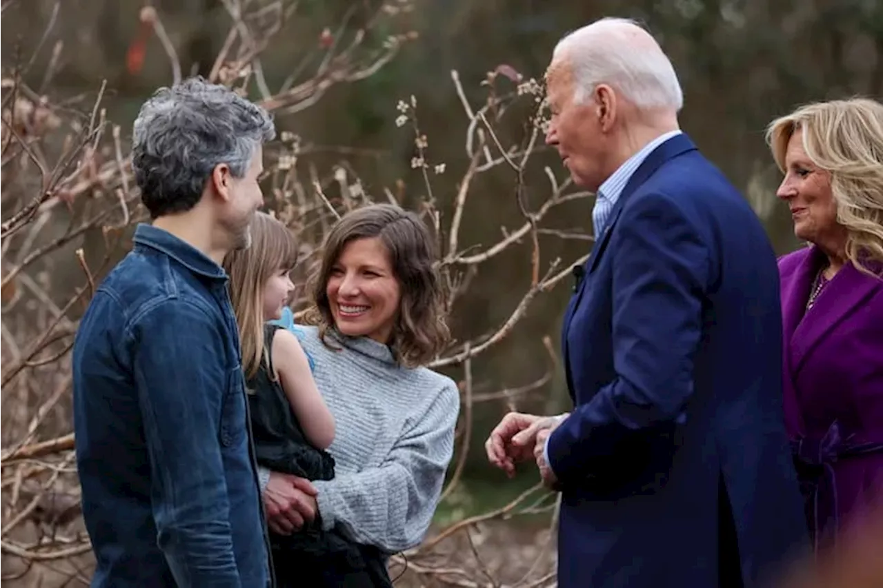 President Biden and the first lady met with Delco restaurant owners in an unannounced visit