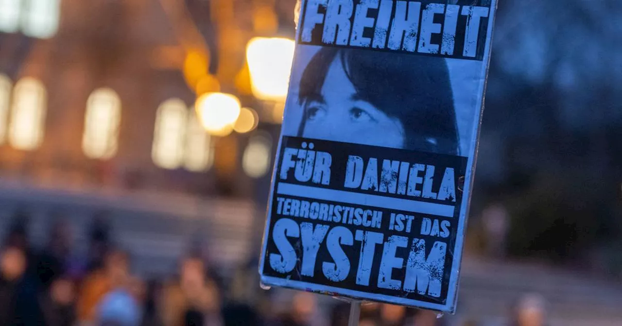 Berlin: Demo Daniela Klette - Hunderte Teilnehmer fordern „Freiheit für Daniela“