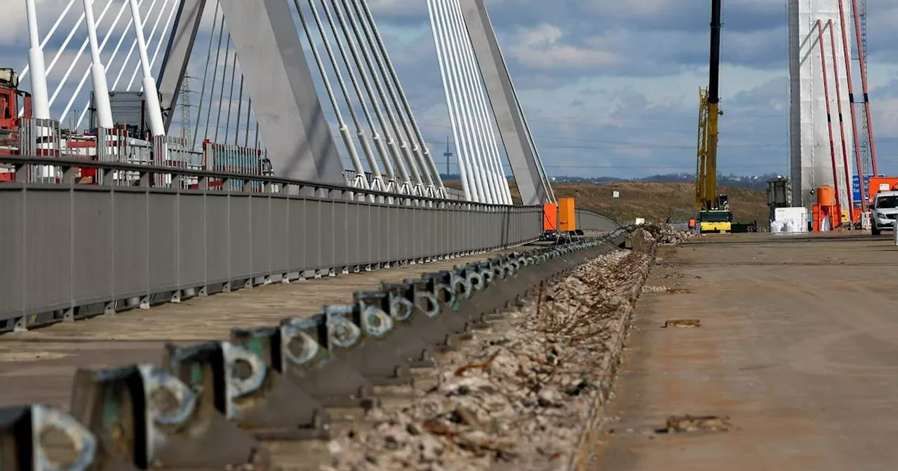 So wird die alte Leverkusener Brücke abgebaut