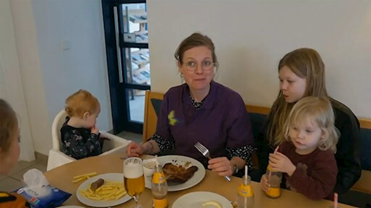 De Kraantjes reageren op afgebrande schnitzels in Een Huis Vol Emigreert