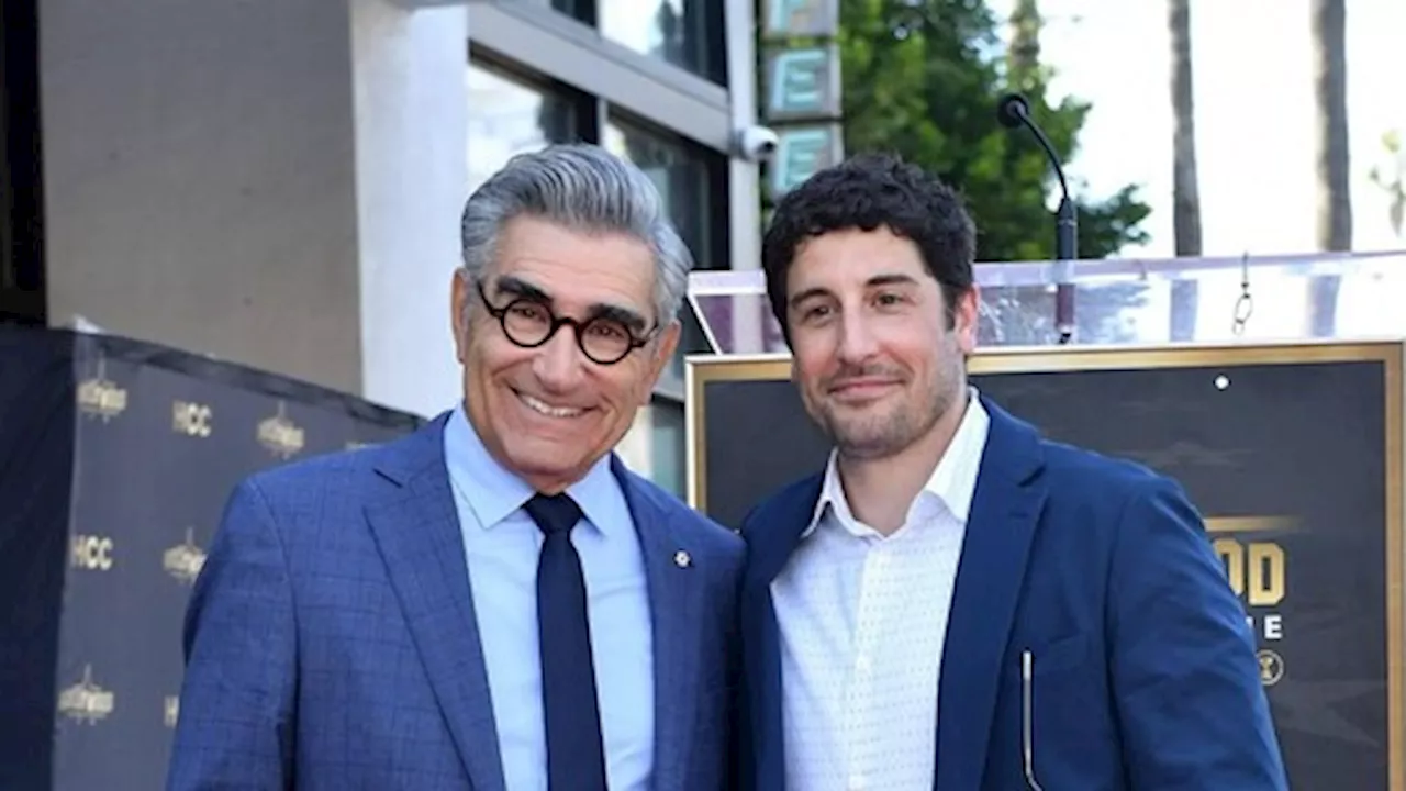 Eugene Levy samen met filmzoon bij onthulling Walk of Fame-ster