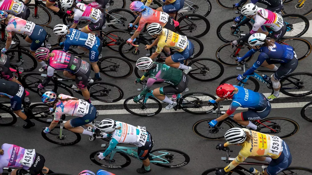 Una nueva era en el ciclismo español: el pelotón femenino se profesionaliza para la temporada 2024