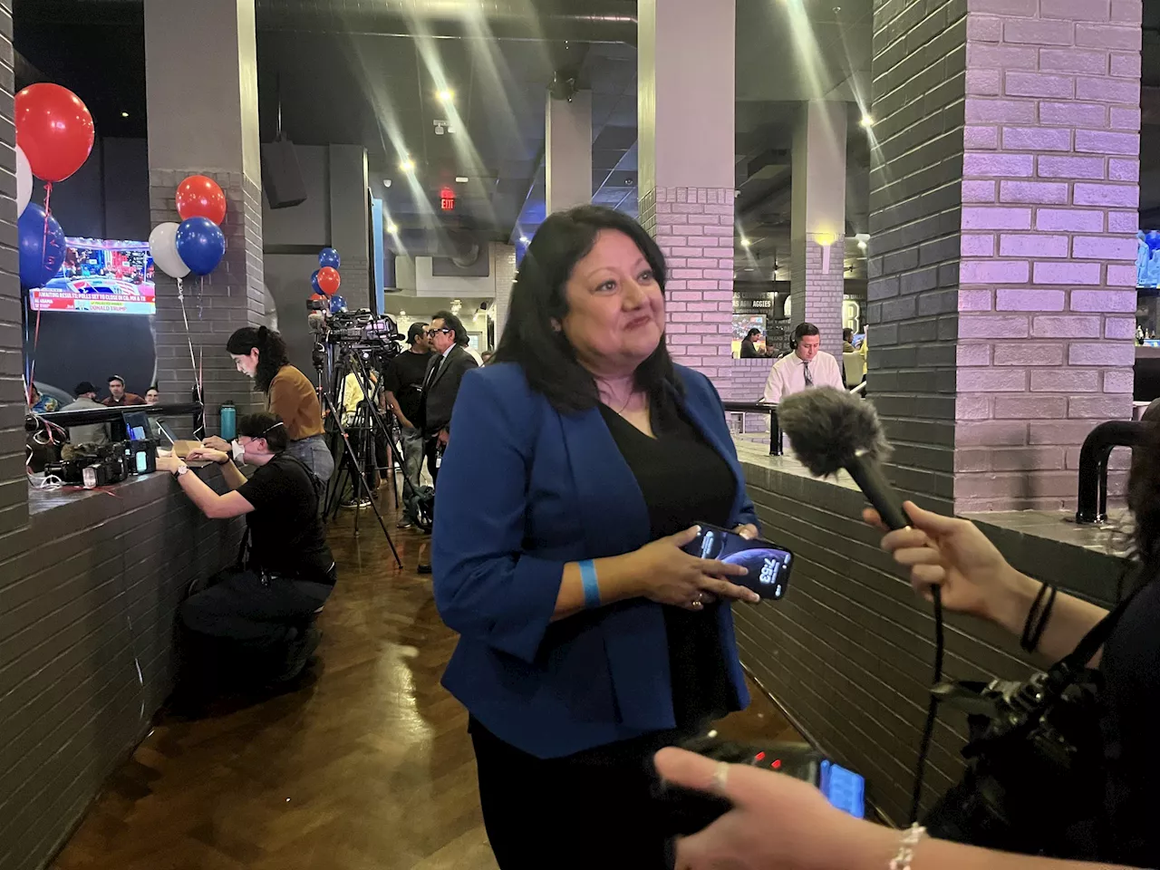 Alcántara reelected to lead Bexar Democrats as Coons takes over county GOP party