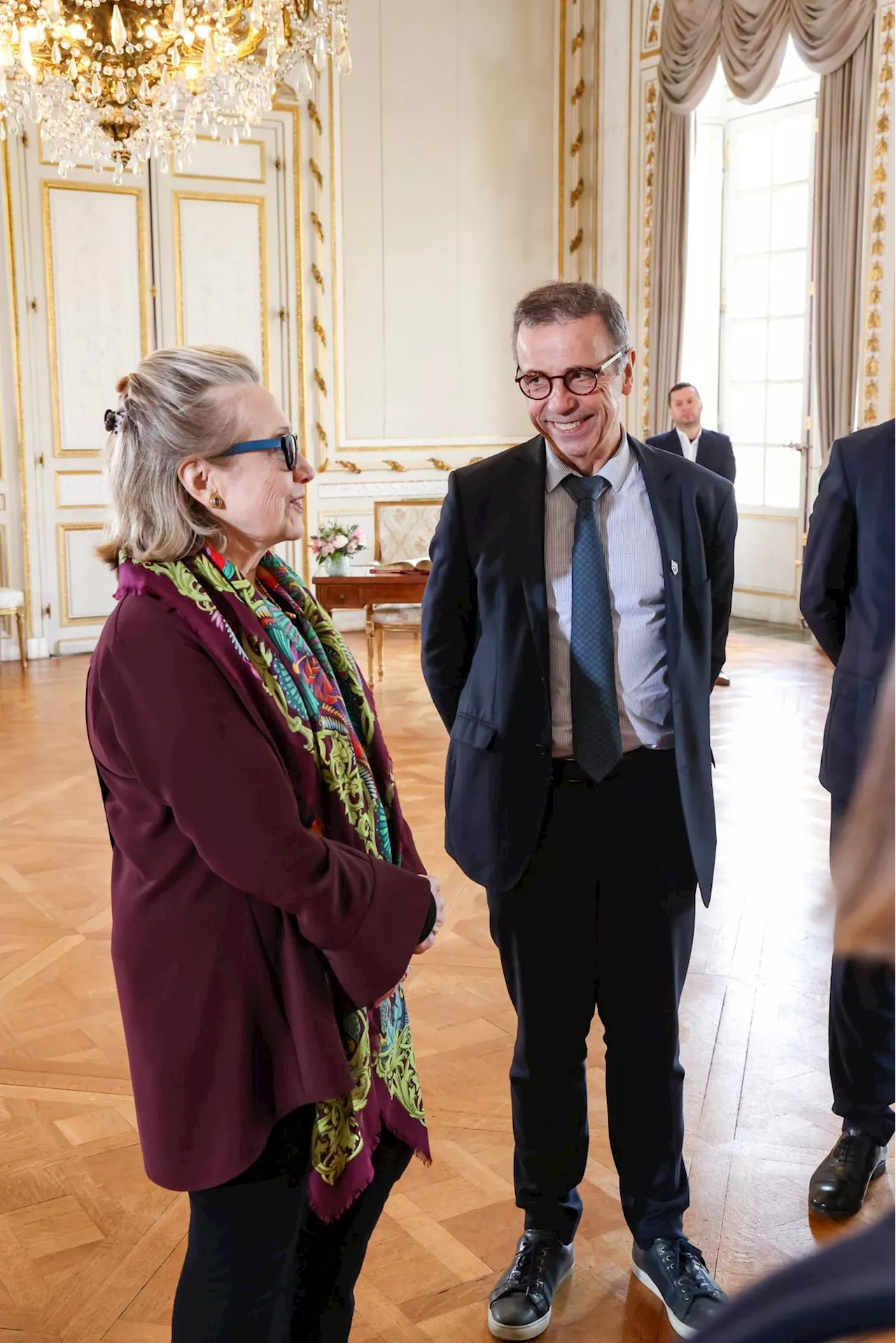 Hillary Clinton en visite à Bordeaux : une étape à l’abri des regards