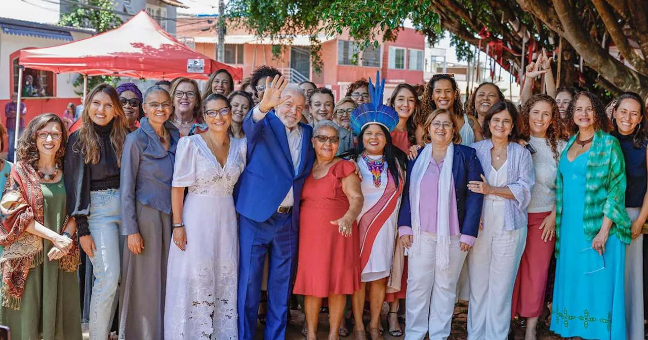 Cobrado por participação de mulheres, Lula leva ministras para almoço; veja como foi