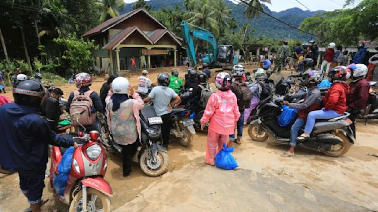 Korban Meninggal akibat Banjir di Pesisir Selatan Mencapai 16 Orang, 7 Masih Hilang