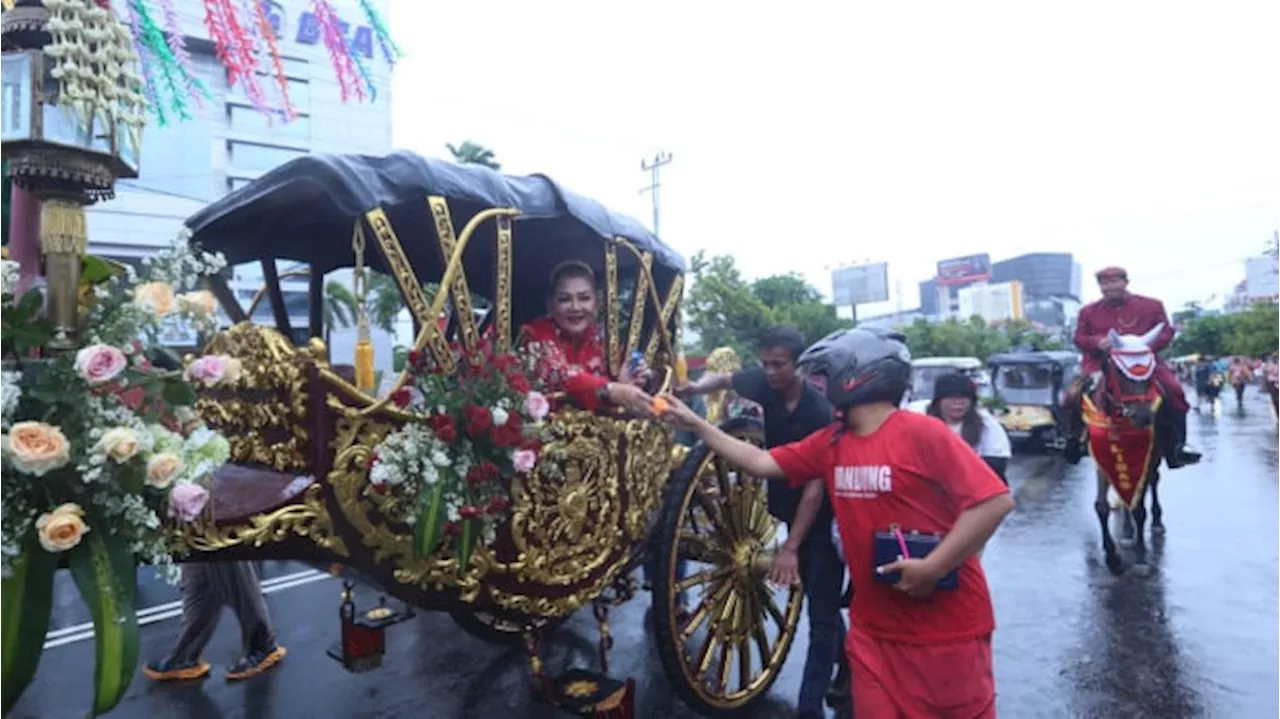 Momen Meriah Prosesi Kirab Dugderan di Semarang Meski Diguyur Hujan