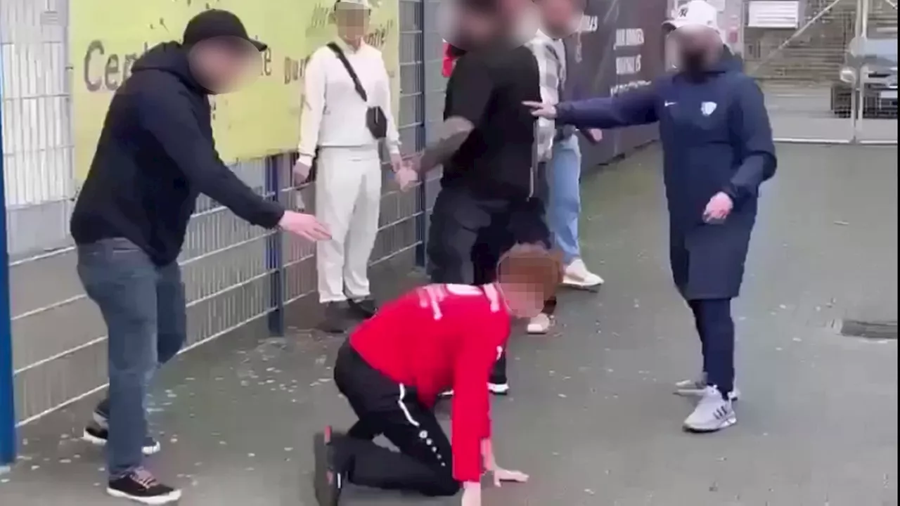 Gewaltvideo: Erwachsene verprügeln 14-jährigen Fußballspieler aus Bochum