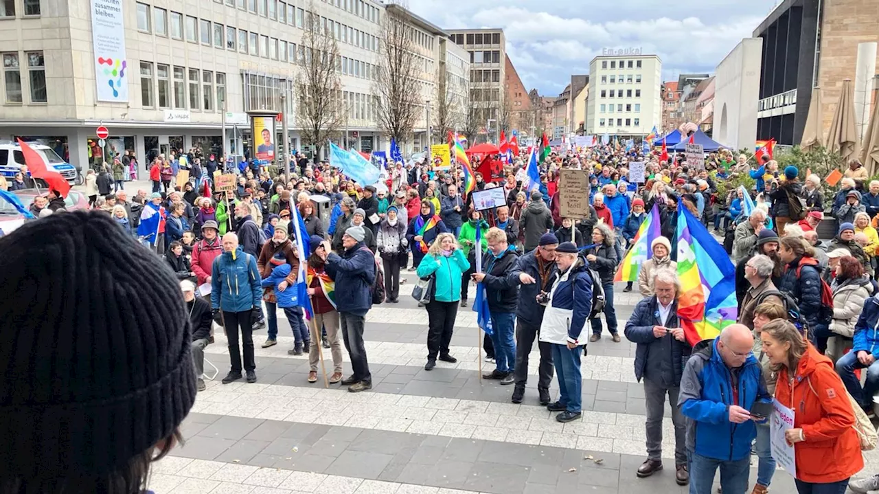 Ostermarsch mit mehr als 800 Teilnehmenden in Nürnberg