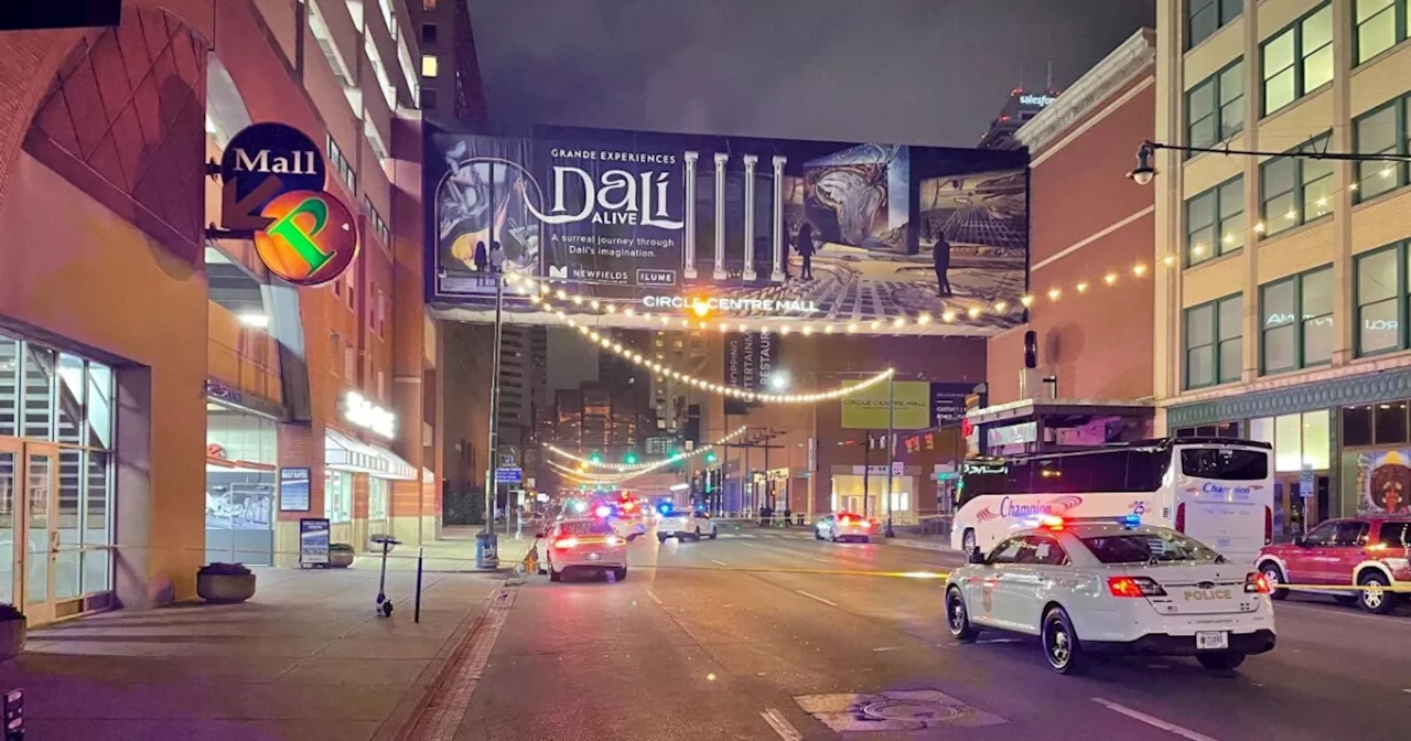 7 teenagers injured in shooting outside a downtown Indianapolis mall