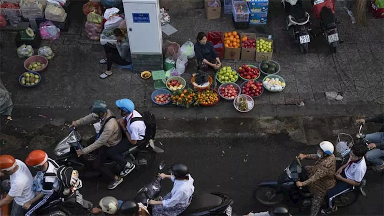 Debt, trade barriers and uncertainty will drag on Asian economies in 2024, World Bank report says