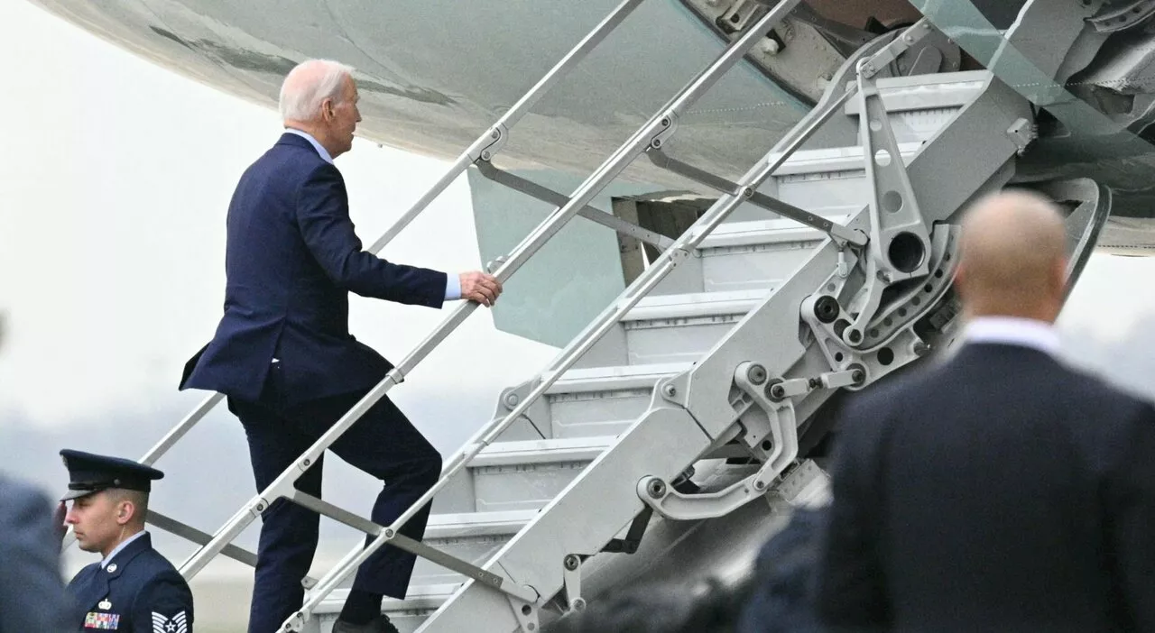 Aereo Casa Bianca, mail ai giornalisti: «Basta rubare posate, piatti e bicchieri dall'Air force One»