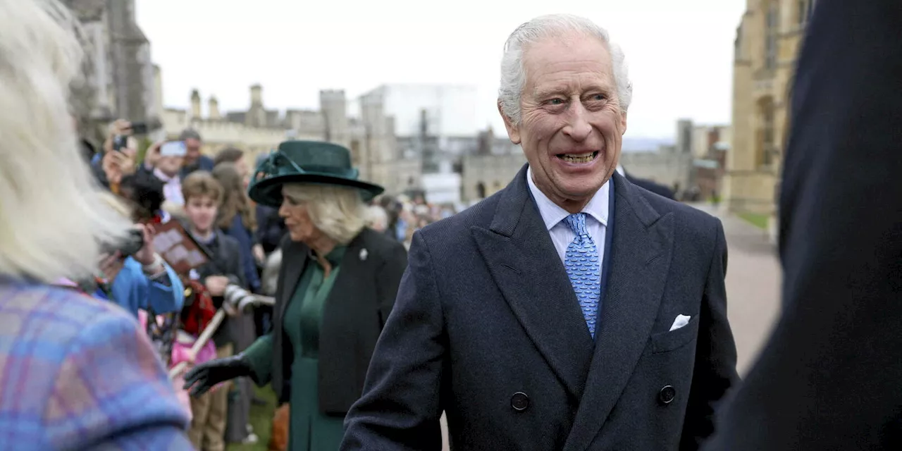 Charles III prend un bain de foule, et le royaume respire