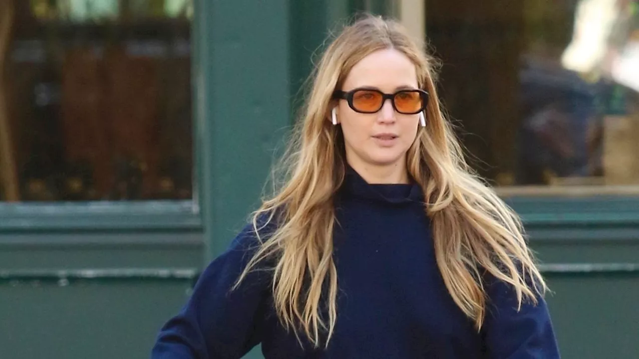 Jennifer Lawrence's Comfy-Chic Spring Outfit Is So Easy to Copy