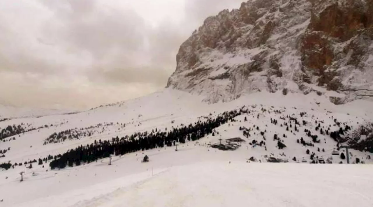 Neve in Valtellina, Livigno isolata | Allerta valanghe in Lombardia, nella Bergamasca morto un escursionista