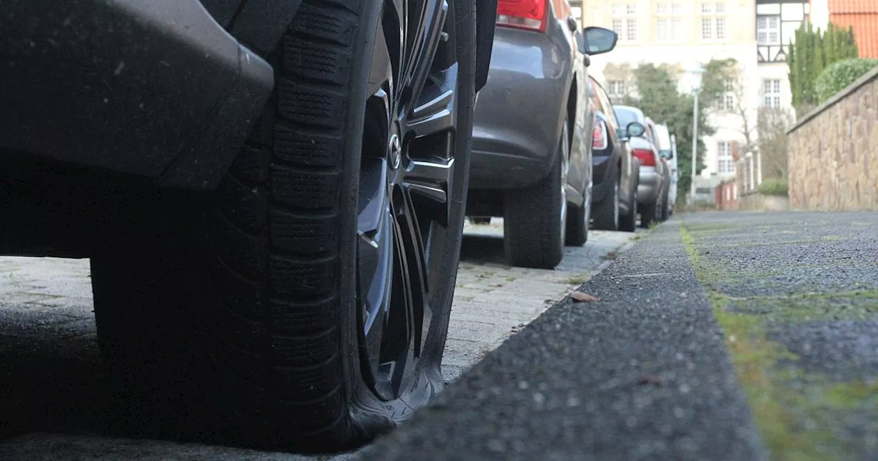 Fiese Falle: Die Polizei warnt vor neuem Reifenstecher-Trick in Bielefeld