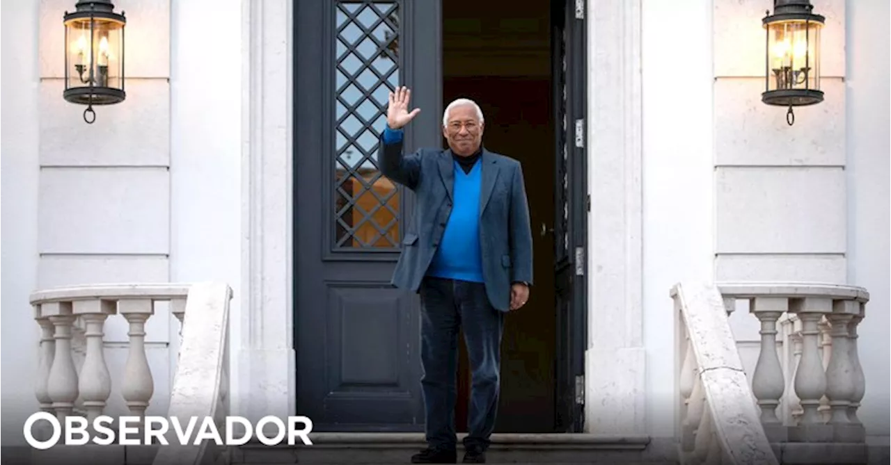 Costa despede-se com um 'obrigado' e um aceno à porta de São Bento