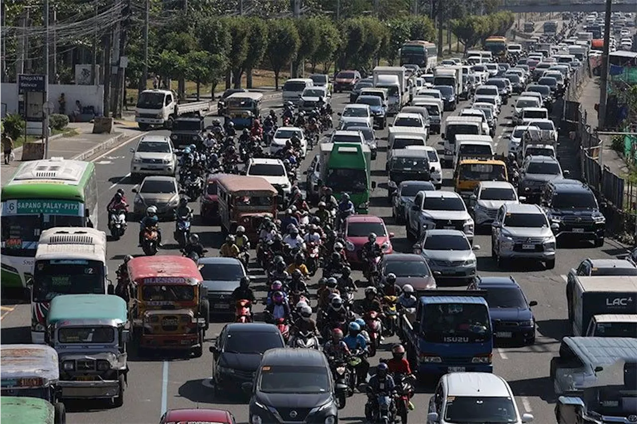 ‘Unfinished road works cause EDSA traffic jams’