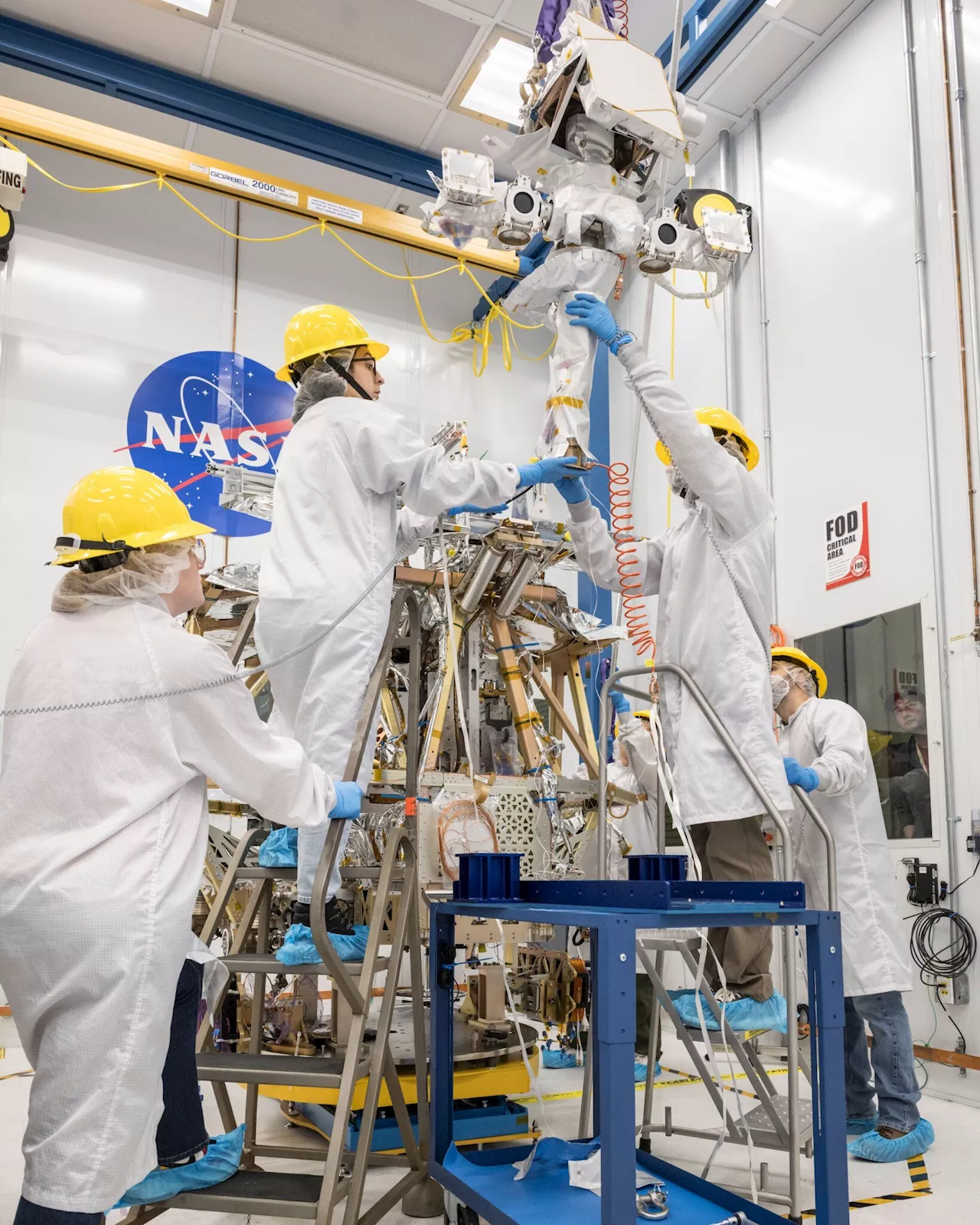 NASA's VIPER robotic moon rover team raises its mighty mast