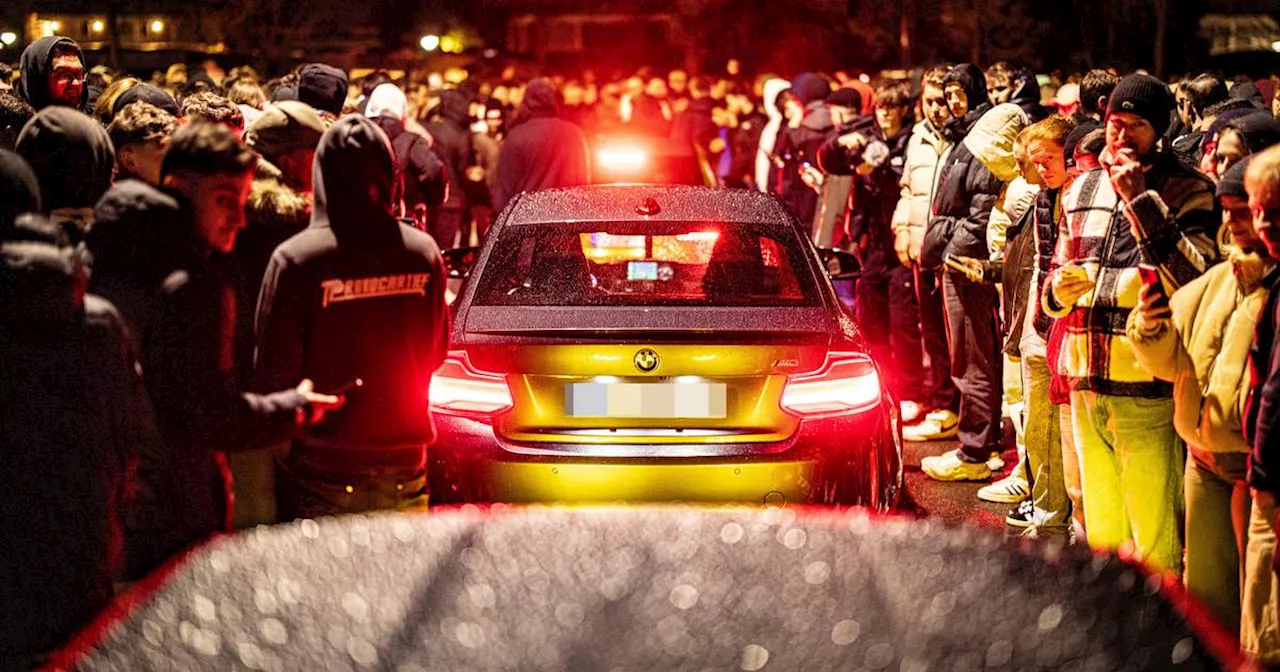 Car-Freitag in Goch: Tausende Autos treffen sich und fahren in die Niederlande