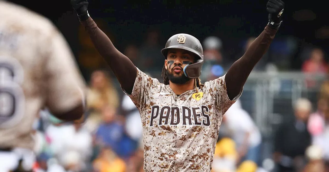 Re-made Padres score 12 early runs on Bob Melvin's Giants, split series