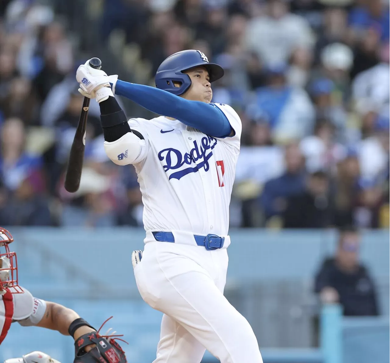 大谷翔平が３打席目に痛烈打球でエンタイトル二塁打 ドジャース初本塁打なるか