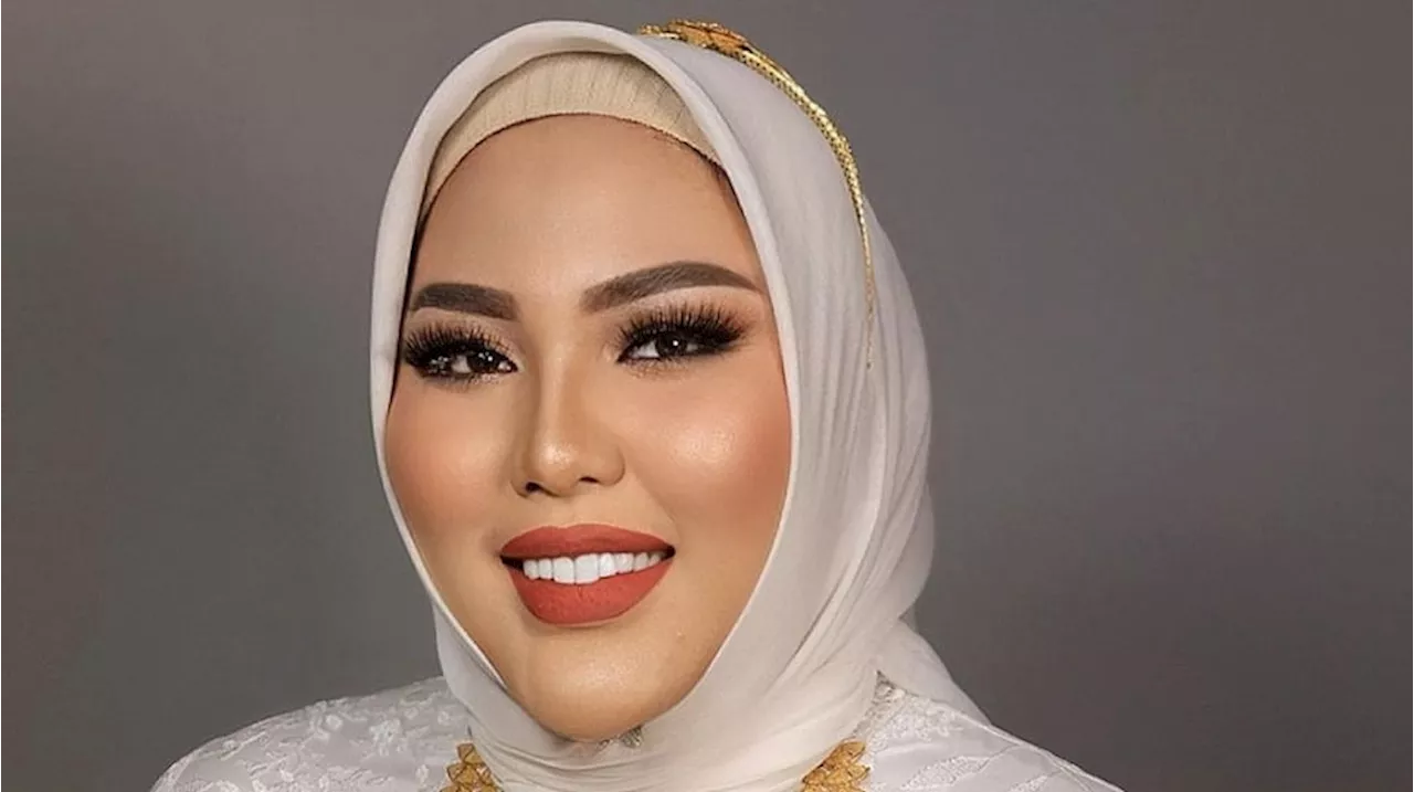 Segini Kekayaan Mira Hayati, Viral Lagi Gegara Pakai Jilbab Emas