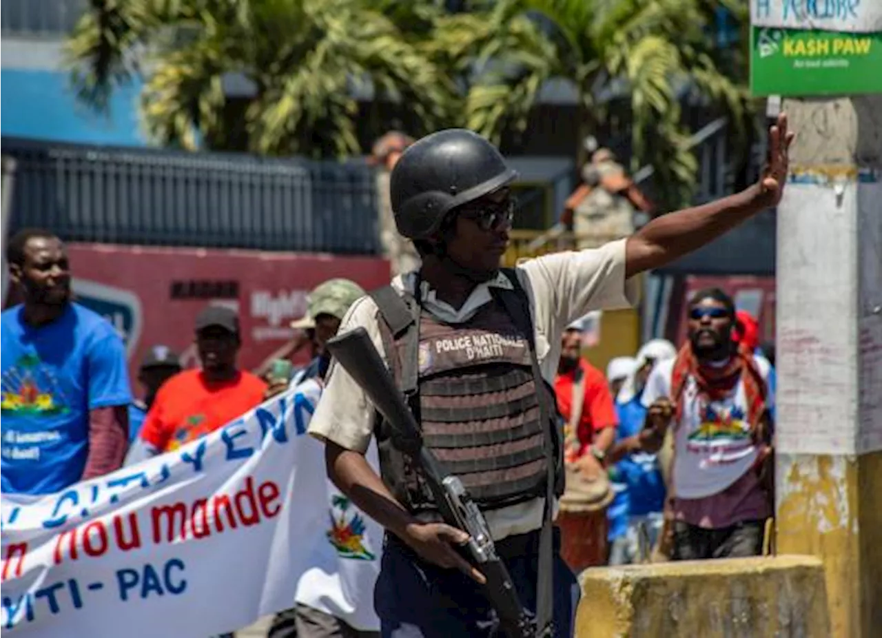 Hombres armados atacan Palacio Nacional de Haití ante pugna entre pandillas