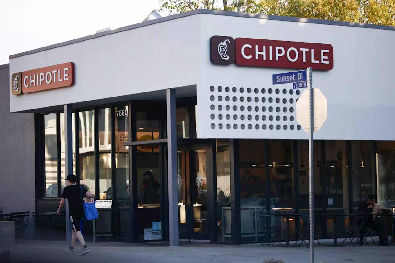 Chipotle, McDonald's well positioned as fast food chains deal with California's rising wages