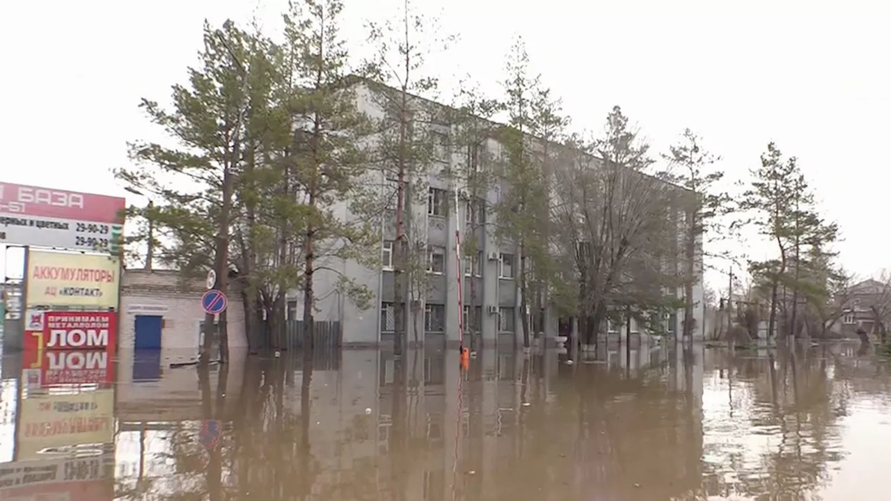 В Оренбурге уровень воды в реке Урал превысил критическую отметку. Новости. Первый канал