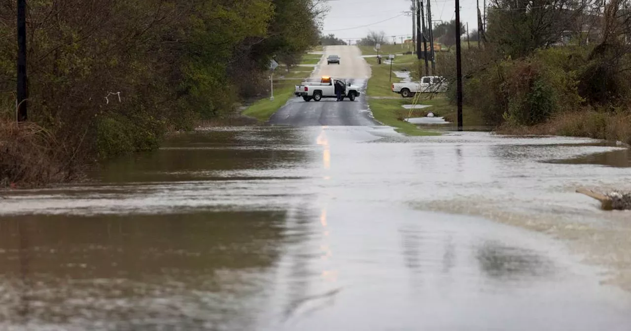 Some Gulf Coast states close schools and government offices ahead of severe weather, possibly tornadoes