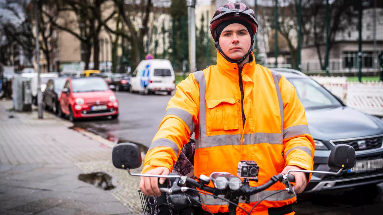 Anzeigenhauptmeister muss ins Homeoffice – und 500 Falschparker melden!