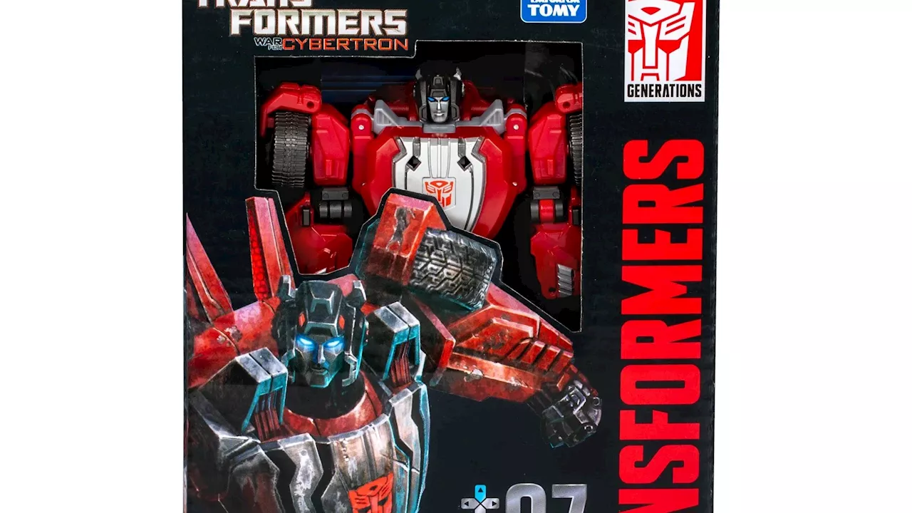 Hasbro Debuts New Transformers: War for Cybertron Sideswipe Figure